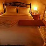 Alpstuga Donquihotel Karvounades