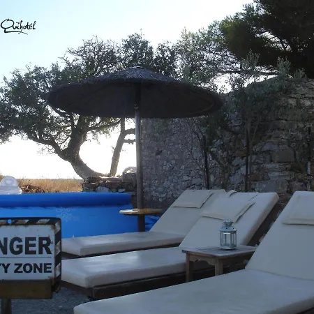 Donquihotel Karvounades